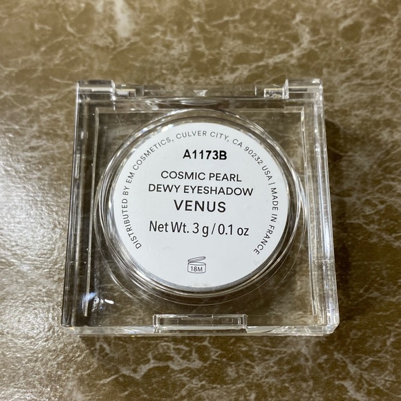 Em Cosmetics Cosmic Pearl Dewy Eyeshadow - Picture 3 of 3